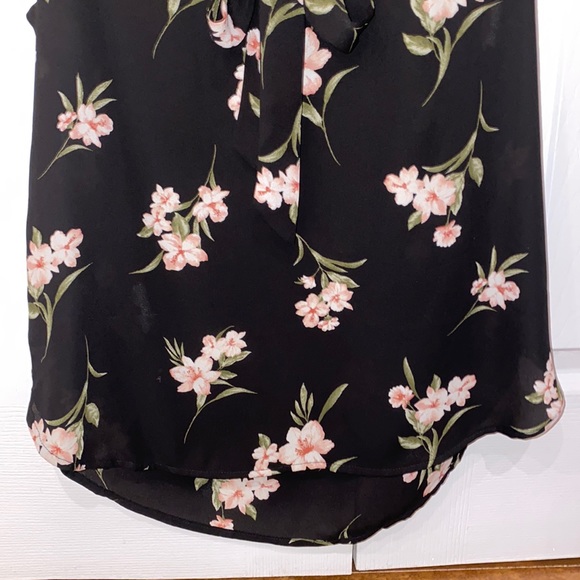Sleeveless Floral Blouse Black sz Medium - Picture 3 of 8